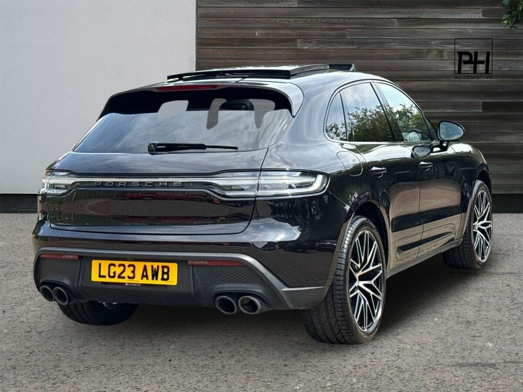 Porsche Macan 2L T Black #3