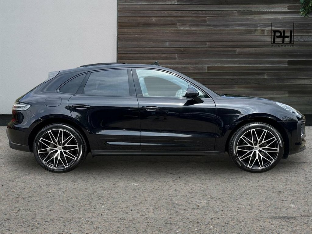 Porsche Macan 2L T Black #4