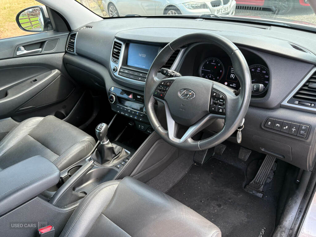 Hyundai Tucson 1.7 Crdi Blue Drive Premium 2Wd Gold #3