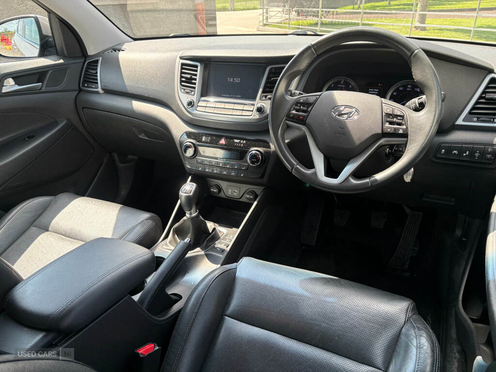 Hyundai Tucson 1.7 Crdi Blue Drive Premium 2Wd Gold #2