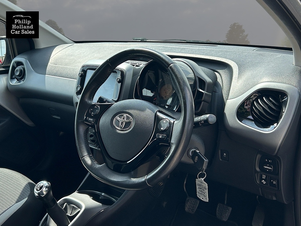 Toyota Aygo Hatchback FG71HJN Silver #5