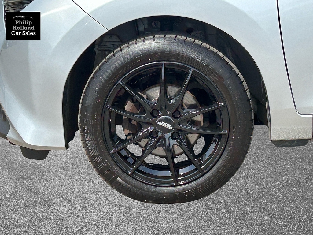 Toyota Aygo Hatchback FG71HJN Silver #4
