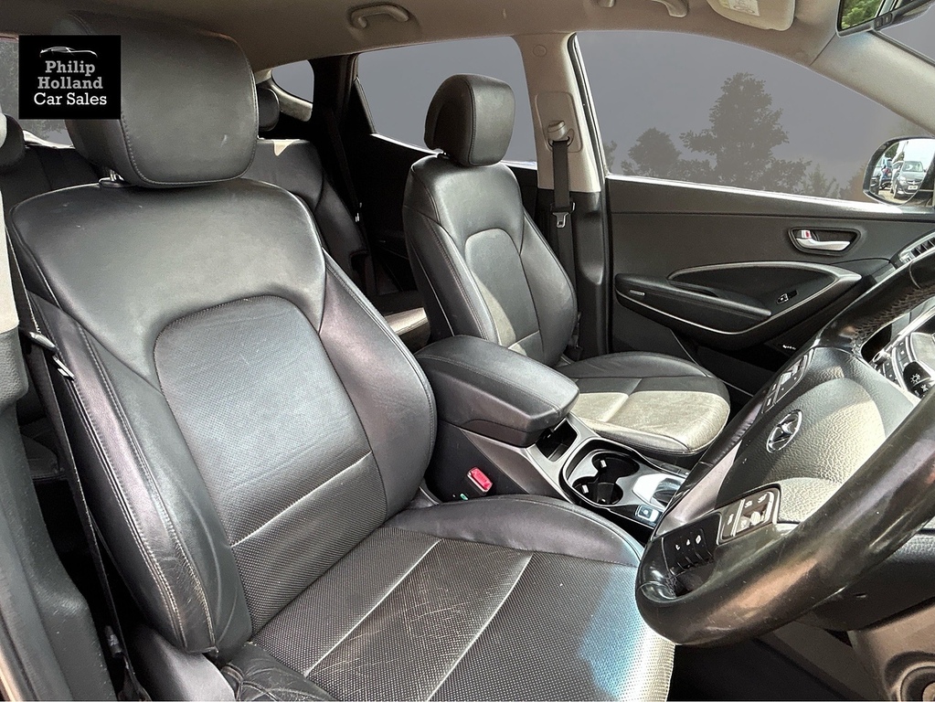 Hyundai Santa Fe Estate ET66CUV Black #4