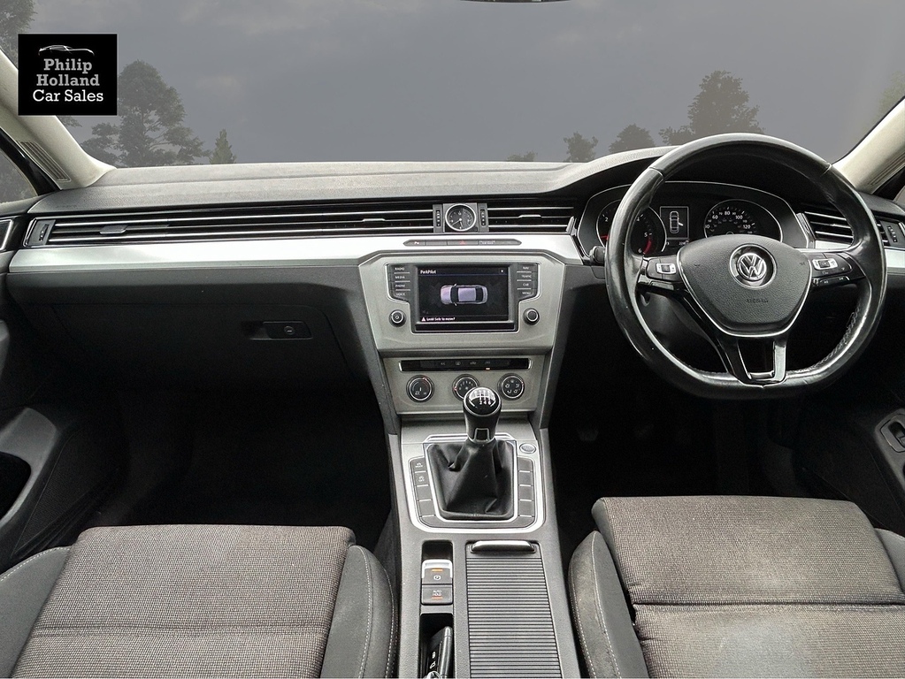 Volkswagen Passat Saloon ML66CSV Grey #4