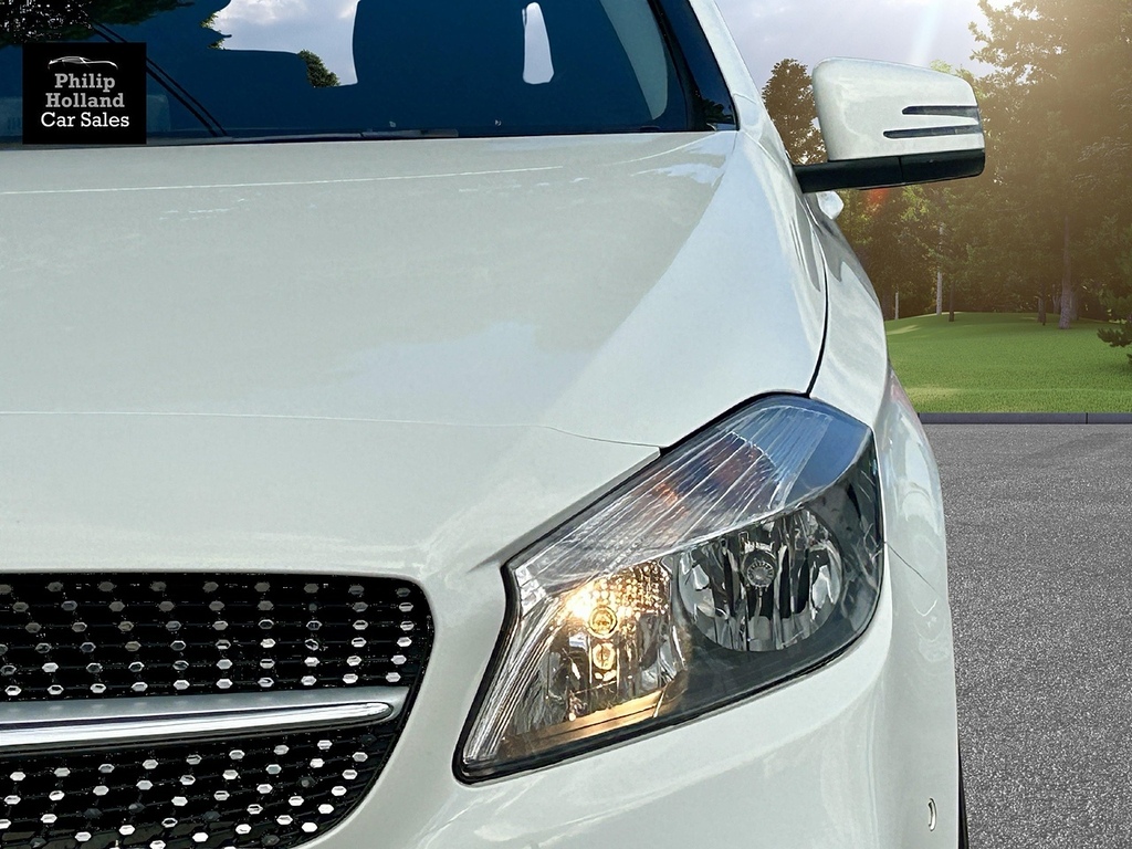 Mercedes-Benz A Class Hatchback HF66STZ White #3