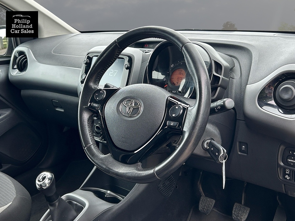Toyota Aygo Aygo X Pure Vvt-i Silver #4