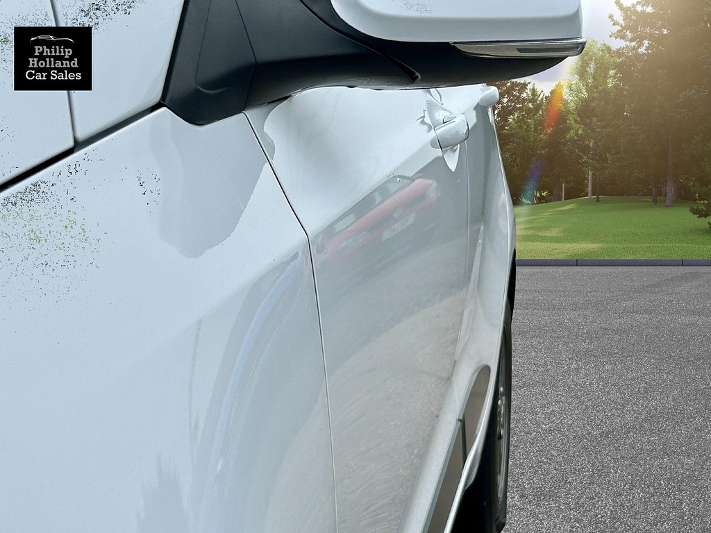 Hyundai I10 Hatchback White #2