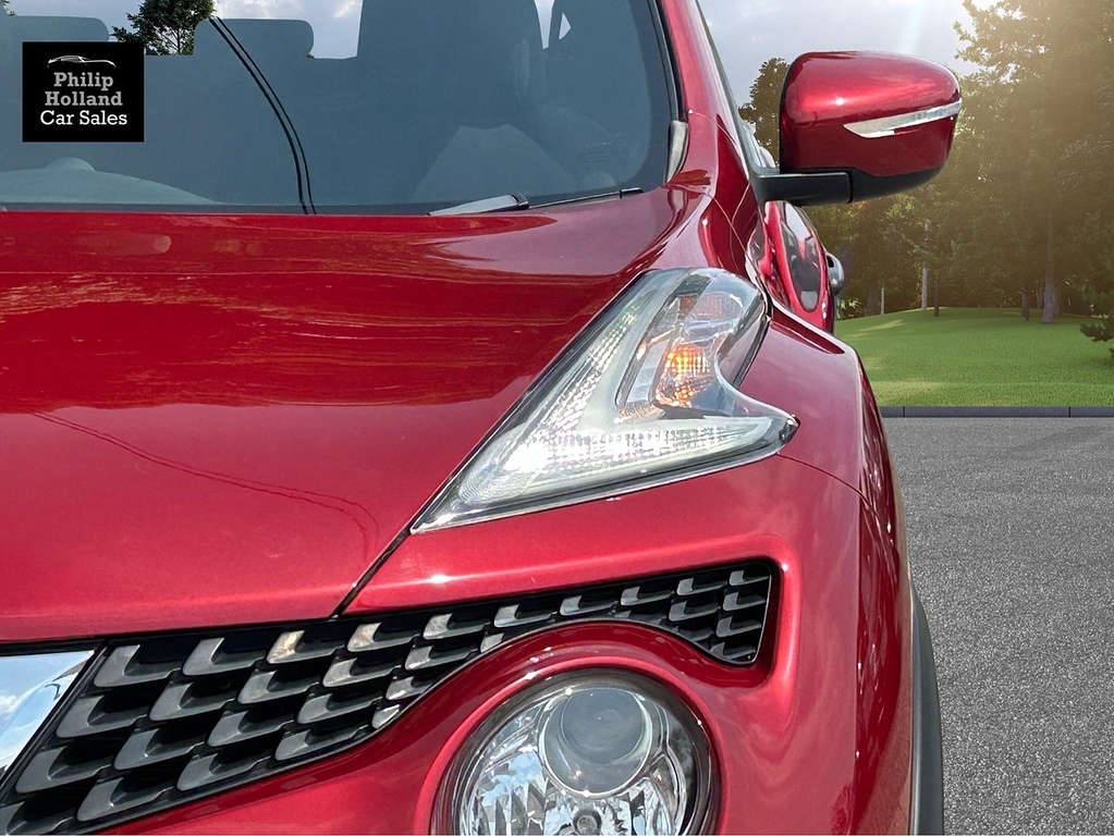 Nissan Juke Suv Red #3