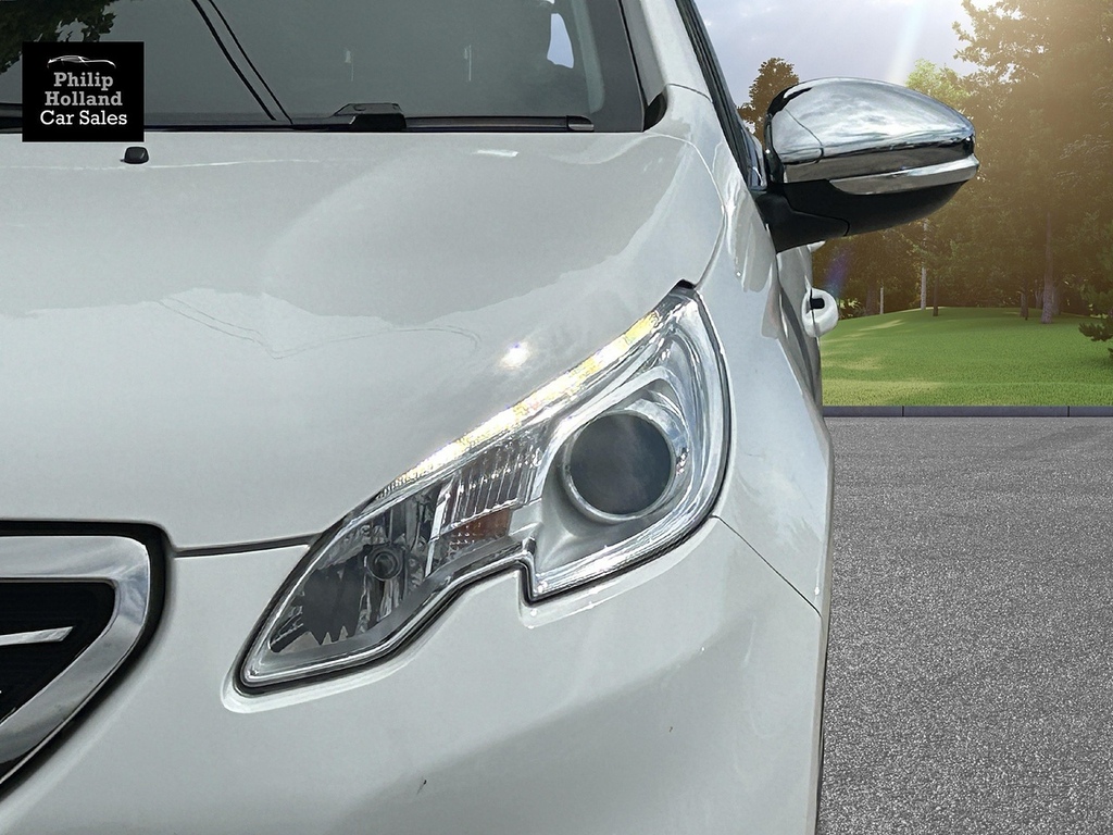 Peugeot 2008 Suv IXZ6811 White #3