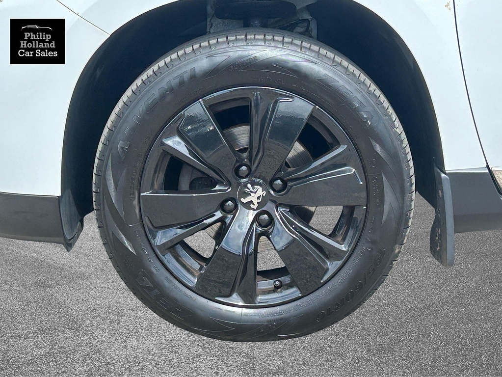 Peugeot 2008 Suv IXZ6811 White #4