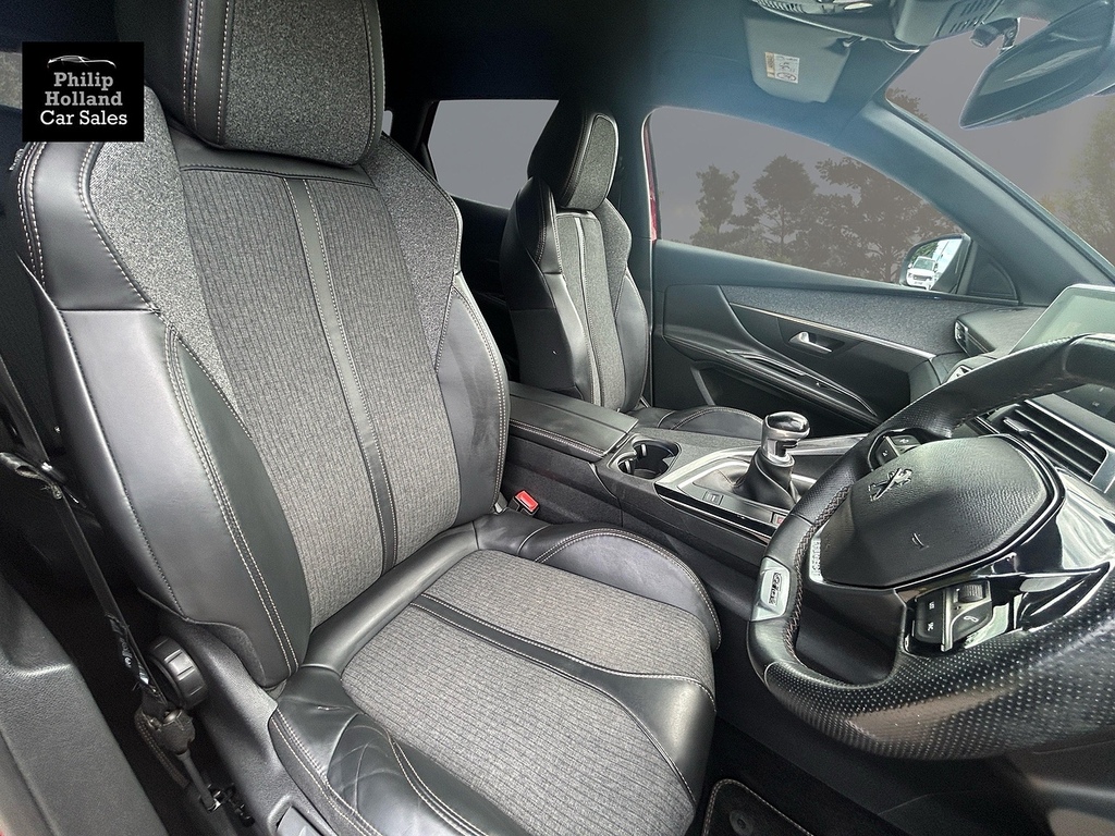 Peugeot 3008 Suv Red #6