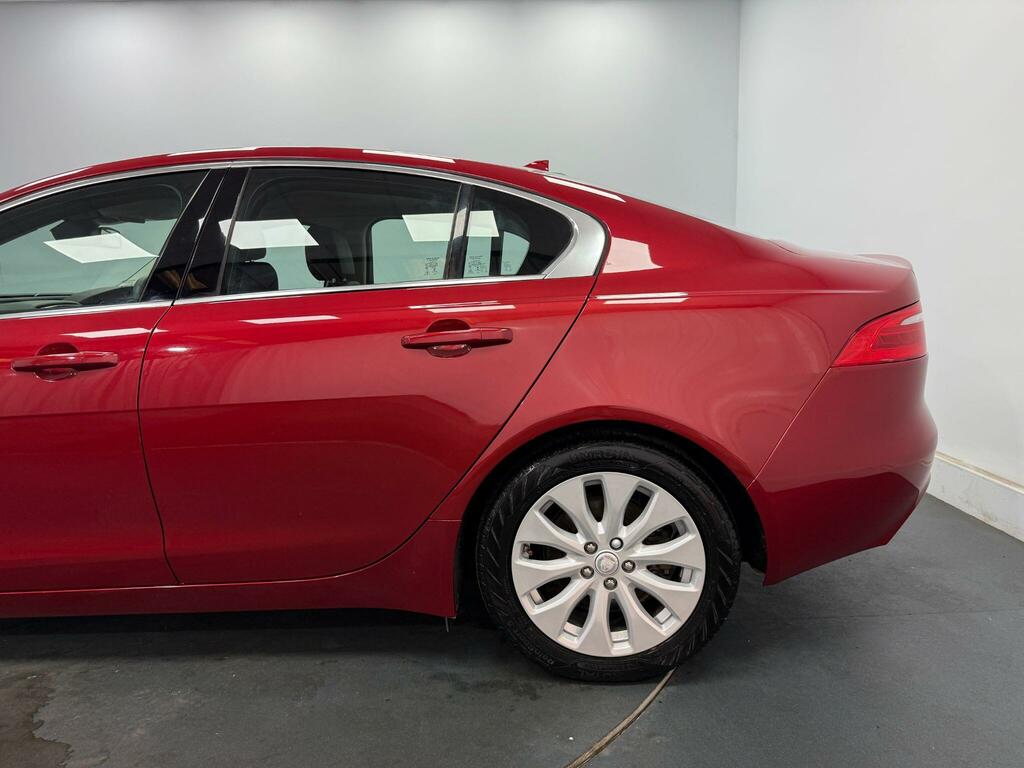 Jaguar XE 2.0D R-sport Euro 6 Ss White #40