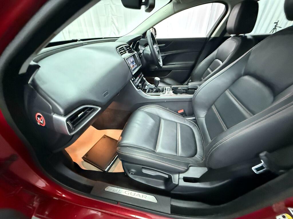 Jaguar XE 2.0D R-sport Euro 6 Ss White #26