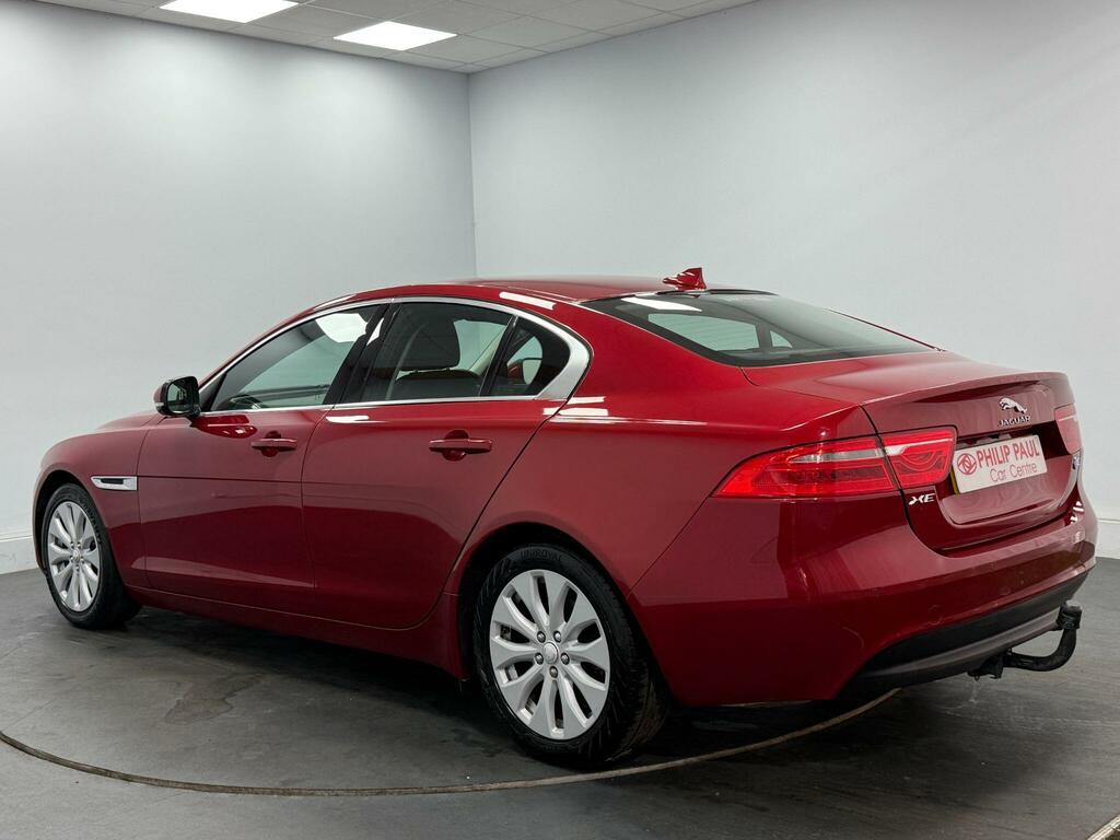 Jaguar XE 2.0D Prestige Red #3
