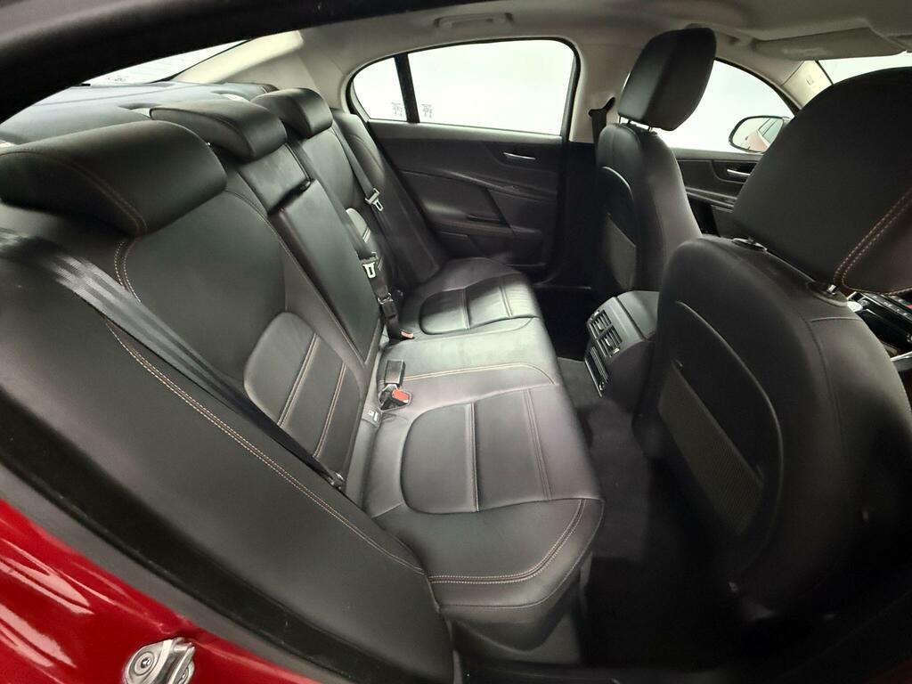 Jaguar XE 2.0D Prestige Red #6