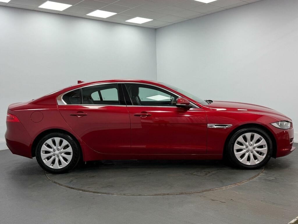 Jaguar XE 2.0D R-sport Euro 6 Ss White #30