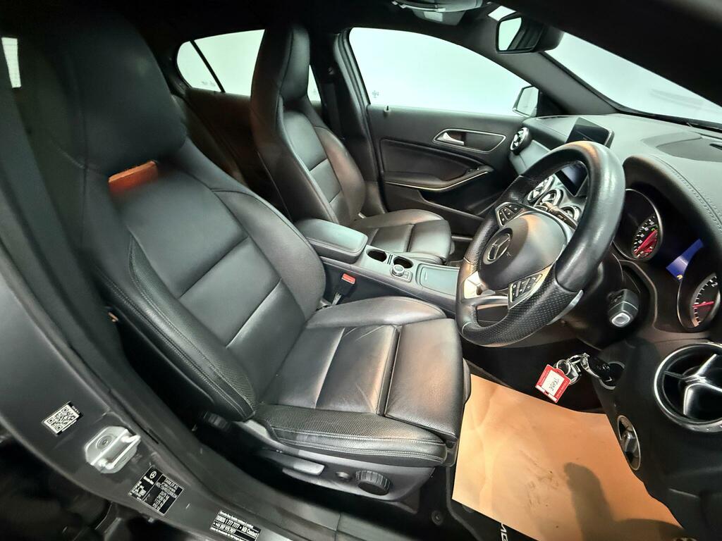 Mercedes-Benz GLA Class 220 Cdi Amg Line Suv 7G-dct 4Matic Euro Black #15