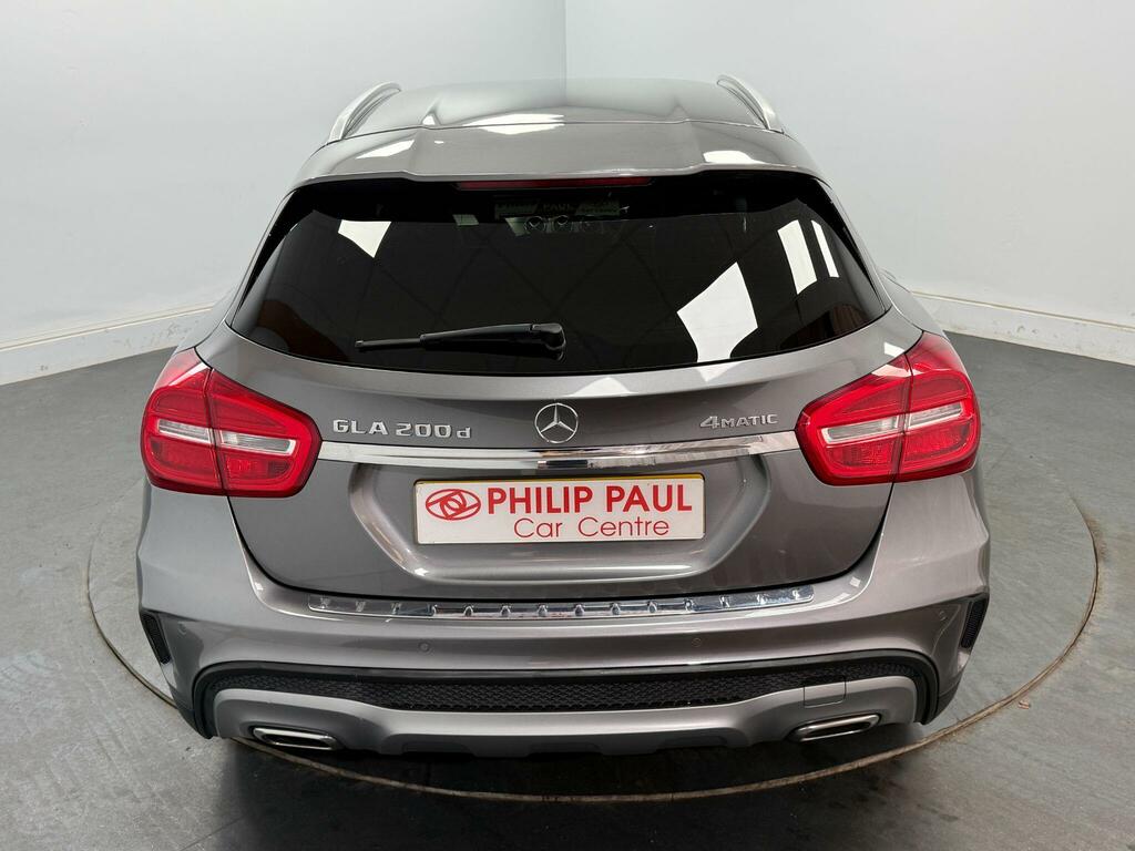 Mercedes-Benz GLA Class 220 Cdi Amg Line Suv 7G-dct 4Matic Euro Black #43