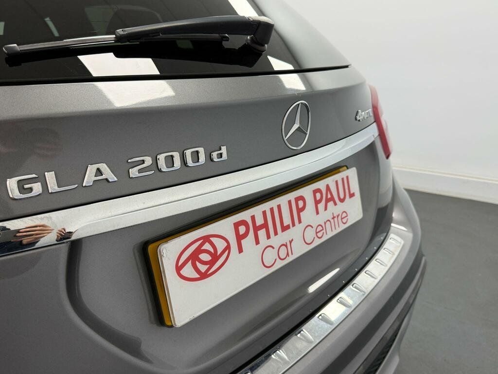 Mercedes-Benz GLA Class 220 Cdi Amg Line Suv 7G-dct 4Matic Euro Black #42