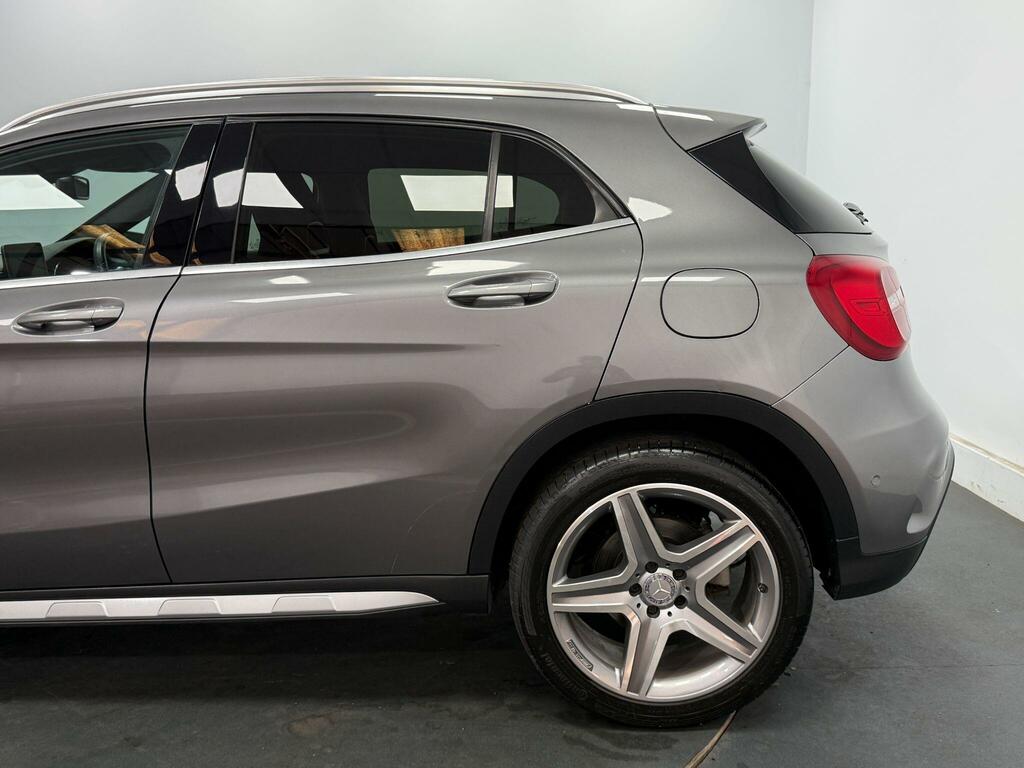 Mercedes-Benz GLA Class 220 Cdi Amg Line Suv 7G-dct 4Matic Euro Black #40
