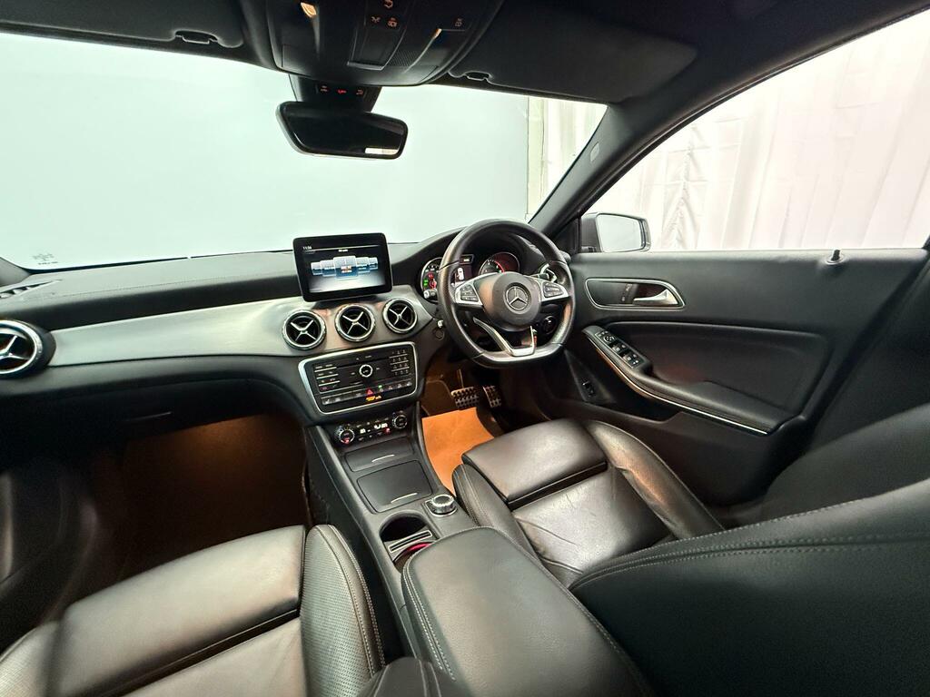Mercedes-Benz GLA Class 220 Cdi Amg Line Suv 7G-dct 4Matic Euro Black #24