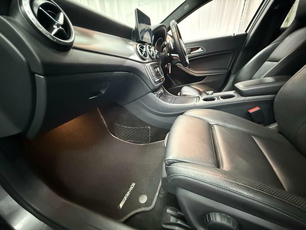 Mercedes-Benz GLA Class 220 Cdi Amg Line Suv 7G-dct 4Matic Euro Black #27