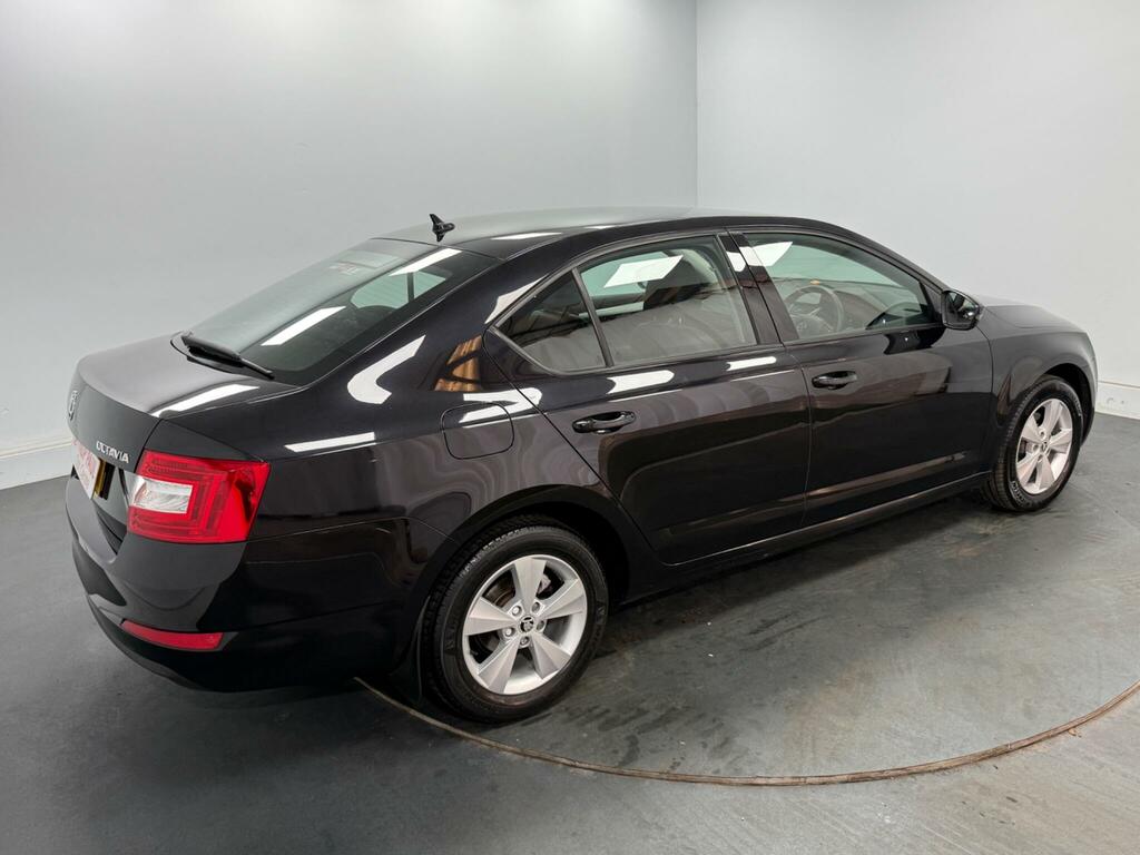 Skoda Octavia 1.4 Tsi 150 Se L Dsg Black #5