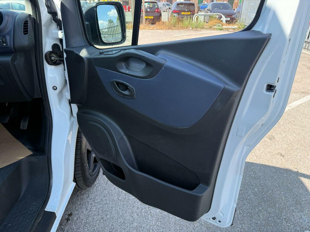 Vauxhall Vivaro 1.6 Cdti 2700 Grey #9