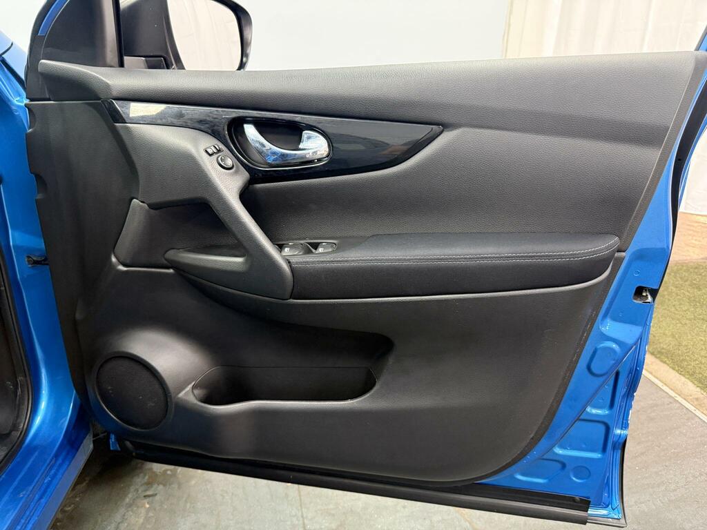 Nissan Qashqai 1.3 Dig-t Mh 158 N-connecta Glass Rf Xtronic Blue #17