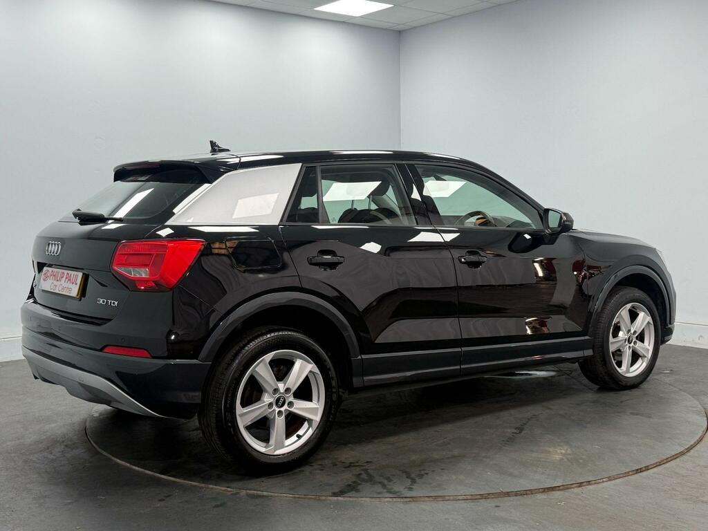 Audi Q2 30 Tdi Sport Black #4