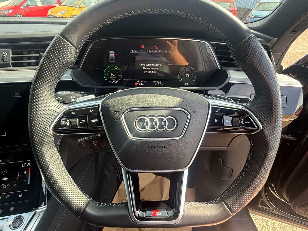 Audi E-tron 230Kw 50 Quattro 71Kwh Black Edition Black #6