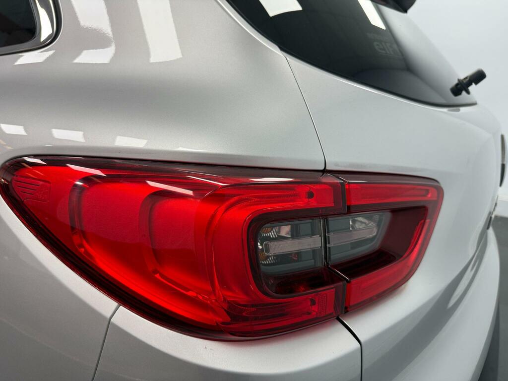 Renault Kadjar 1.5 Dci Signature Nav Hatchback Red #36
