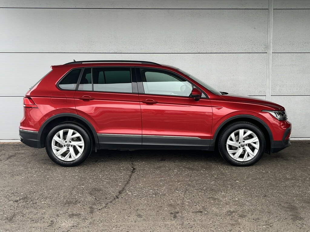Volkswagen Tiguan 1.5 Tsi Life 150 Bhp Dsg YY71TWA Red #5