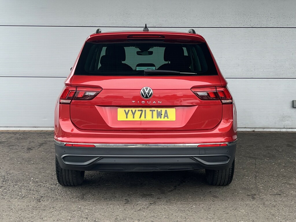 Volkswagen Tiguan 1.5 Tsi Life 150 Bhp Dsg YY71TWA Red #4