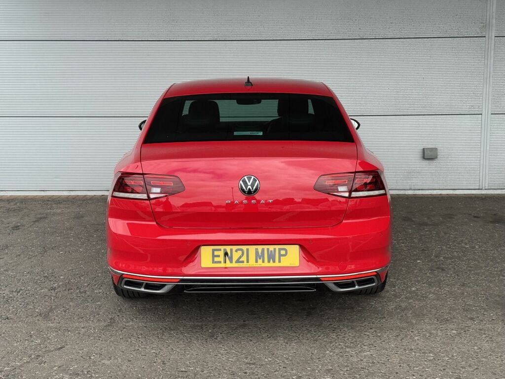 Volkswagen Passat 1.5 Tsi R Line 150 Bhp Dsg Red #4