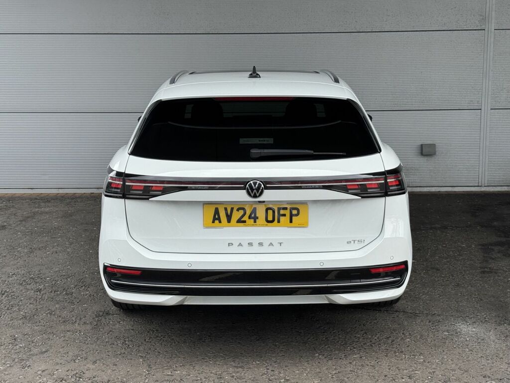 Volkswagen Passat Estate 1.5 Etsi Elegance 150 Bhp Dsg White #4