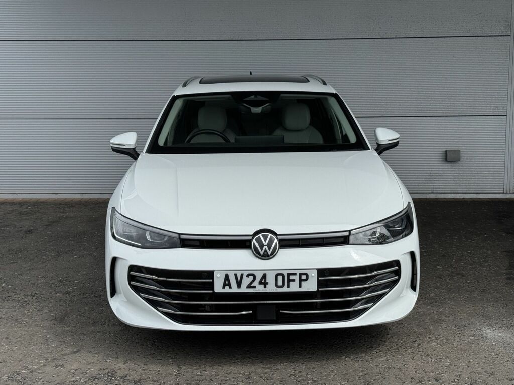 Volkswagen Passat Estate 1.5 Etsi Elegance 150 Bhp Dsg White #2