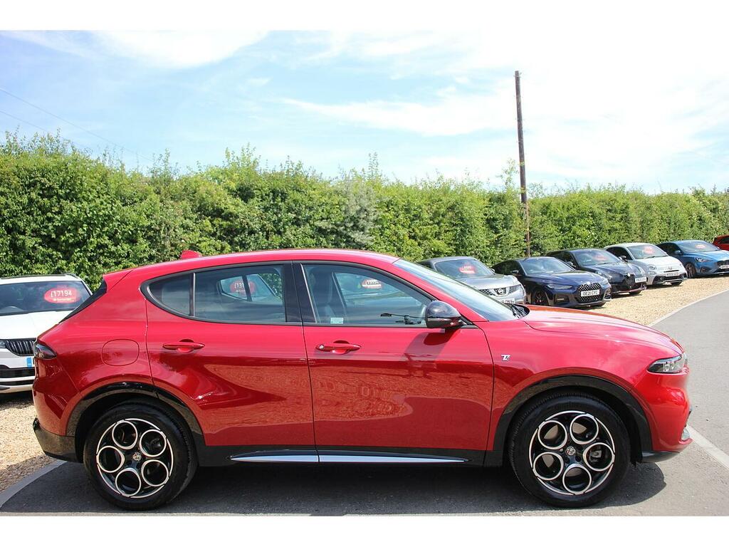 Alfa Romeo Tonale Suv Red #4