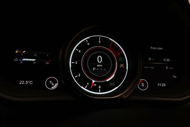 Aston Martin DB11 V8 Volante Euro 6 Black #42