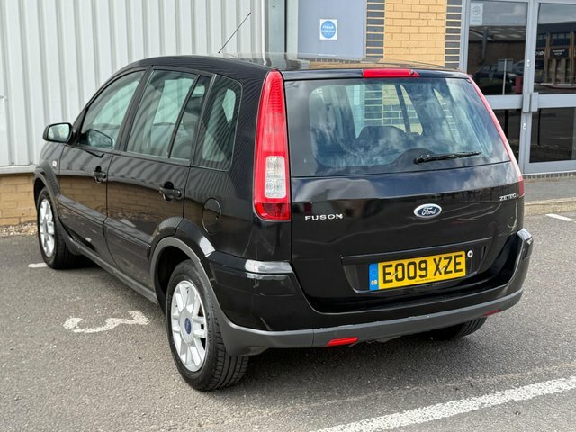 Ford Fusion Zetec Climate Black #4