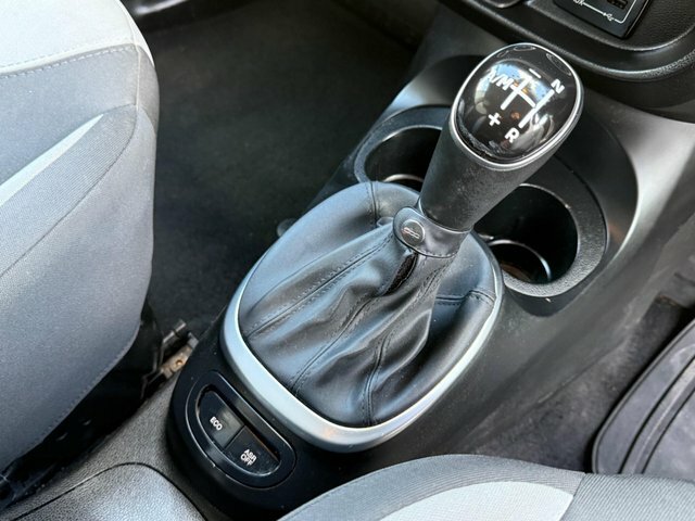 Fiat 500L Mpv White #7