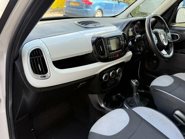 Fiat 500L Mpv White #8