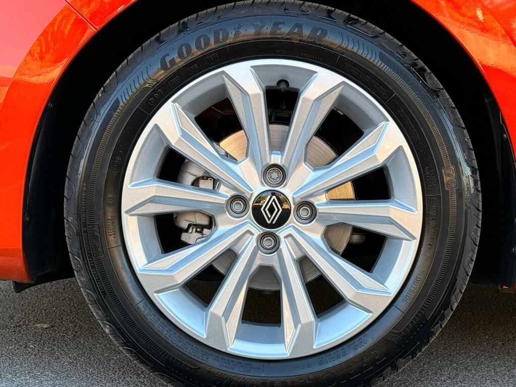 Renault Clio Generation Orange #5