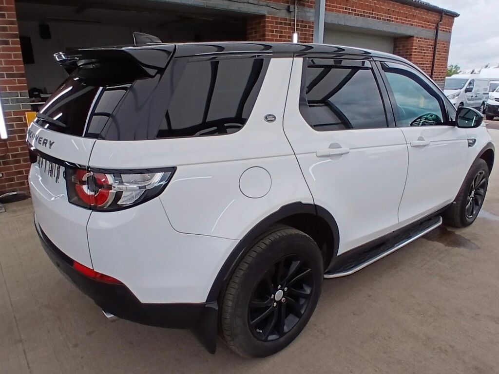 Land Rover Discovery Sport Discovery Sport Sw MV17WXB White #4