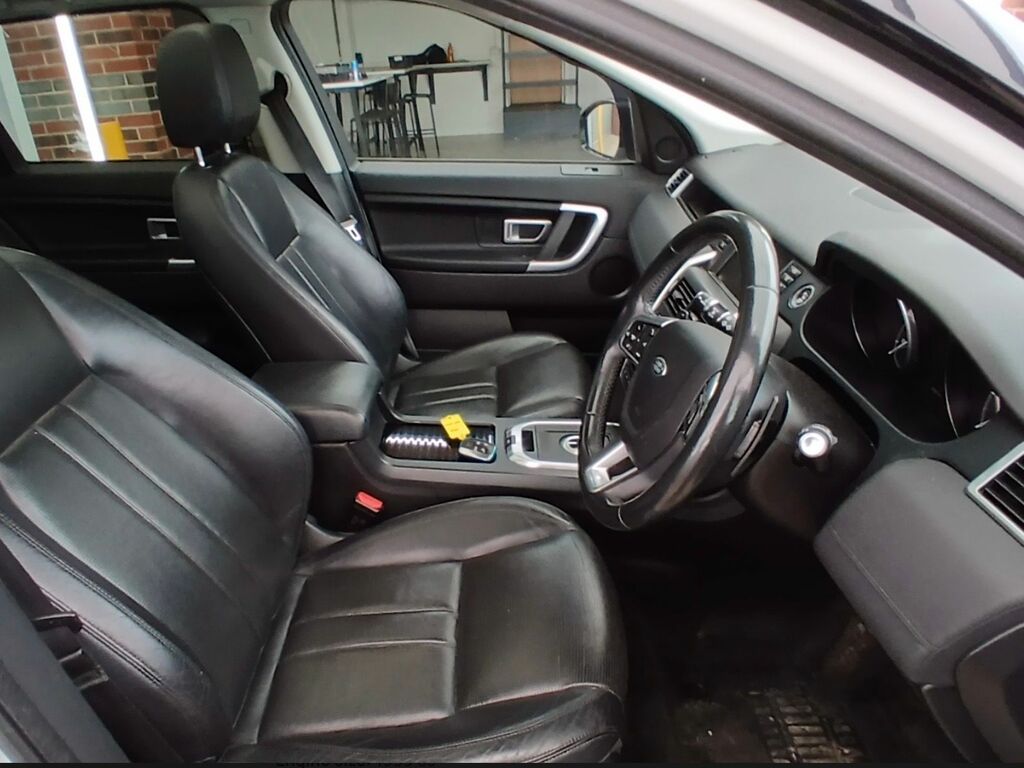 Land Rover Discovery Sport Discovery Sport Sw MV17WXB White #5