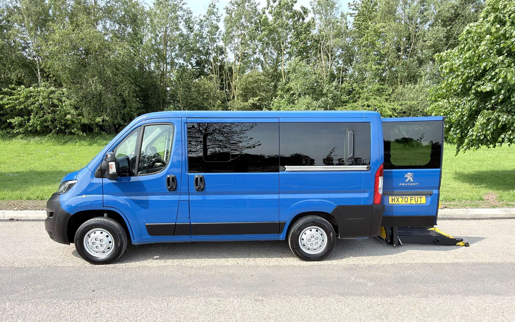 Peugeot Boxer Hdi Wheelchair Accessible Vehicle Wav Mobility Van HX70FUT