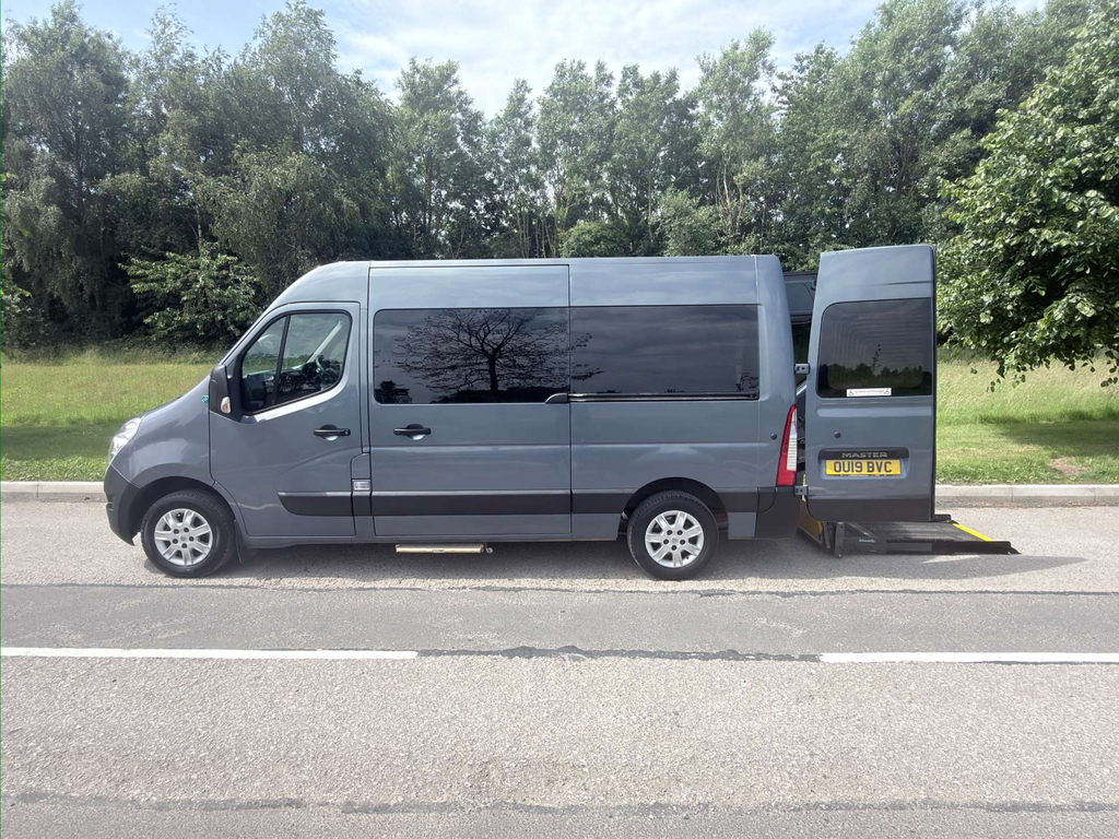 Renault Master Mm33 Business Wheelchair Accessible Vehicle Wav M