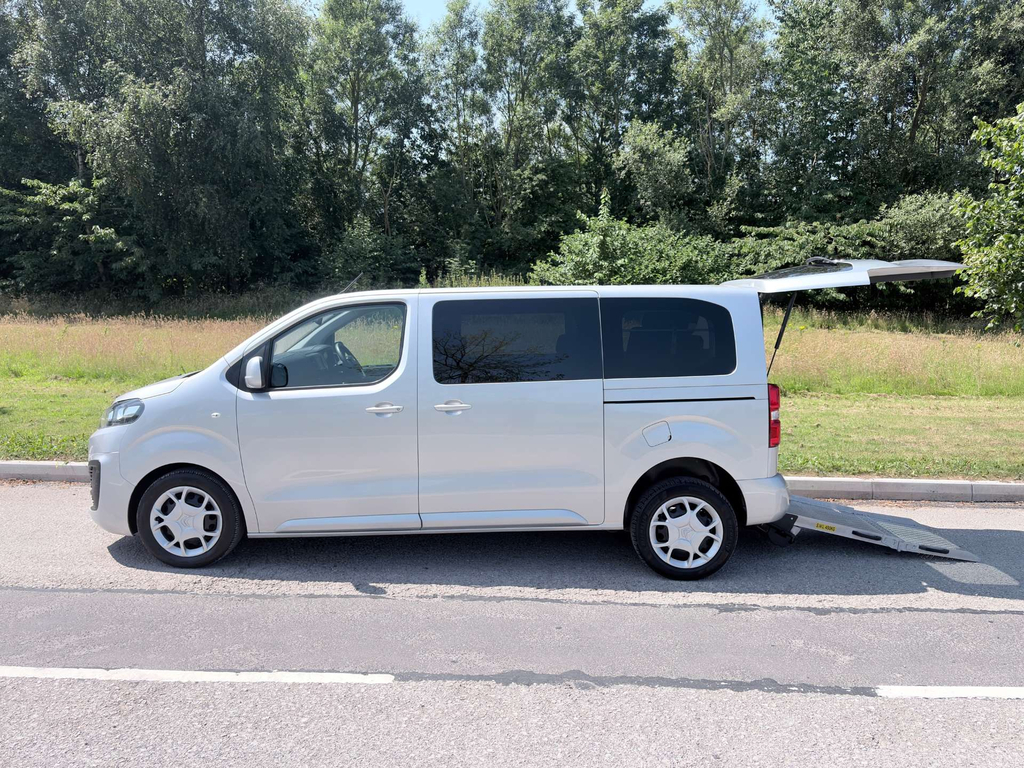 Citroen SpaceTourer Hdi 6 Seats Vat Q Wheelchair Accessible Vehicl 