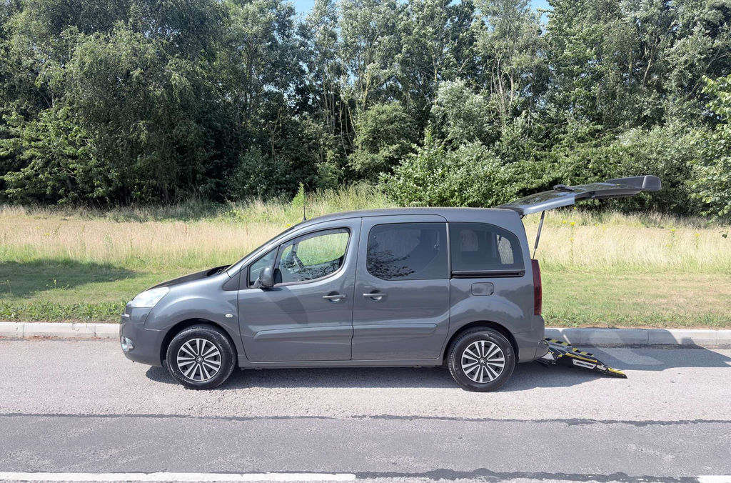 Peugeot Partner Tepee Horizon Hdi Allied5 Seats Wheelchair Accessible 