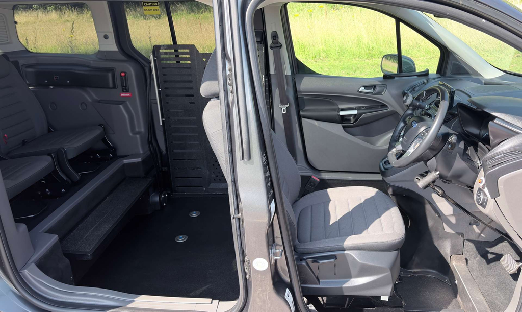 Ford Tourneo Connect Connect 1.5 Ecoblue 120 Titanium Powershift Black #7